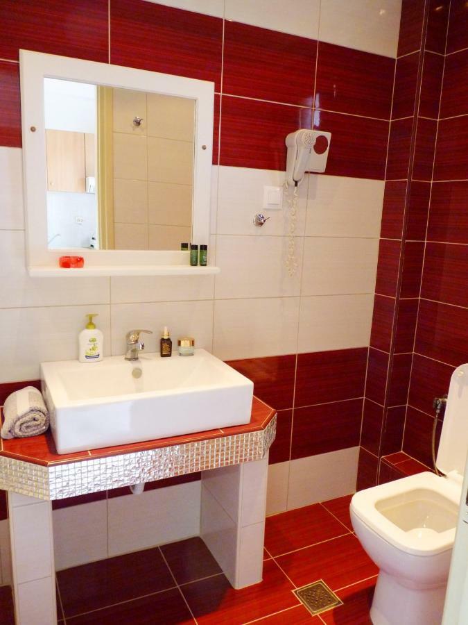 Yannis Apartments Afytos Exteriér fotografie