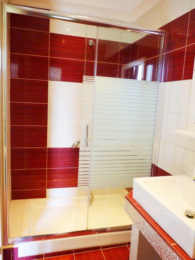 Yannis Apartments Afytos Exteriér fotografie