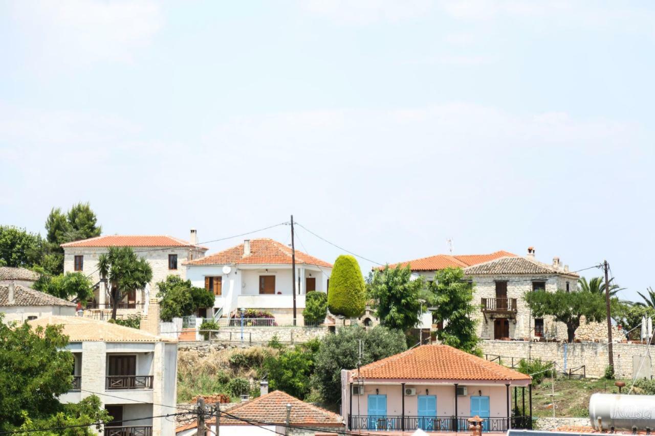 Yannis Apartments Afytos Exteriér fotografie
