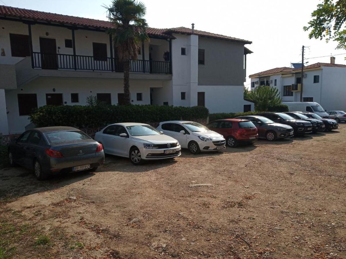 Yannis Apartments Afytos Exteriér fotografie